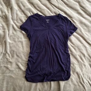 💗3 for 12💗 Ingrid & Isabel purple maternity t-shirt. Size medium.
